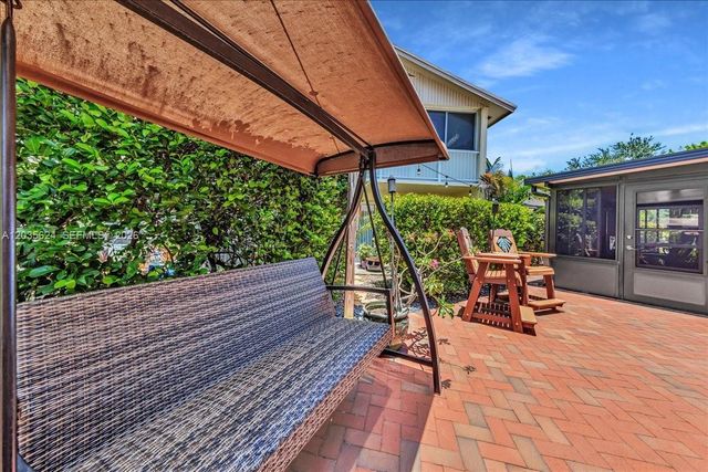 2155 Nova Village Dr, Davie, FL 33317