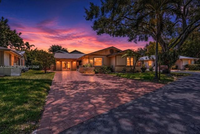 2155 Nova Village Dr, Davie, FL 33317