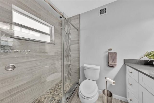 2155 Nova Village Dr, Davie, FL 33317