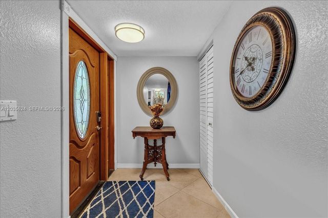 2155 Nova Village Dr, Davie, FL 33317