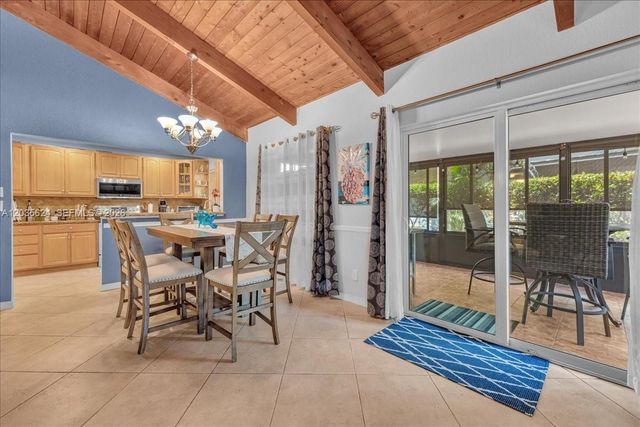 2155 Nova Village Dr, Davie, FL 33317