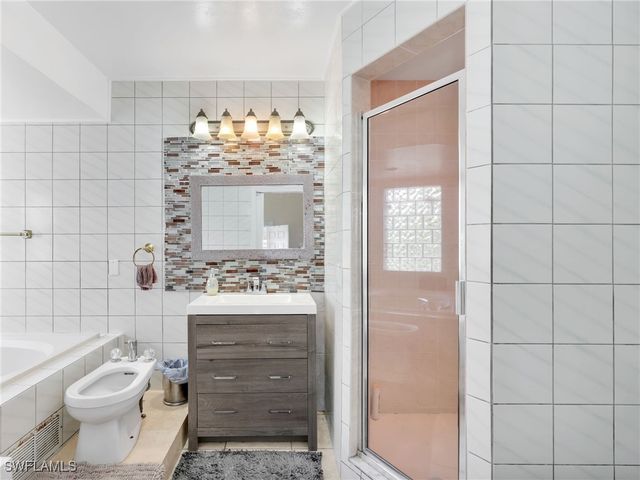 164 Sabal Lake DR, Naples, FL 34104