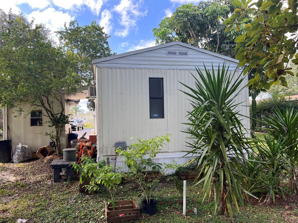 6730 NW 44th Way Lot T-18, Coconut Creek, FL 33073