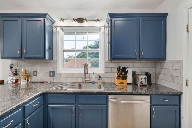 710 Silver Streak Road, Nixa, MO 65714