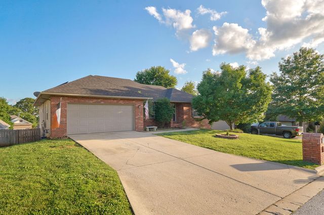 710 Silver Streak Road, Nixa, MO 65714