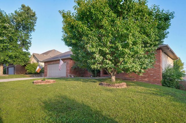 710 Silver Streak Road, Nixa, MO 65714