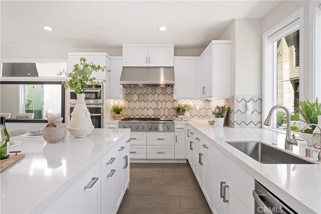 238 Chorus, Irvine, CA 92618