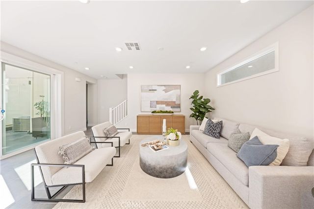 238 Chorus, Irvine, CA 92618