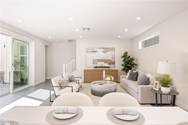 238 Chorus, Irvine, CA 92618