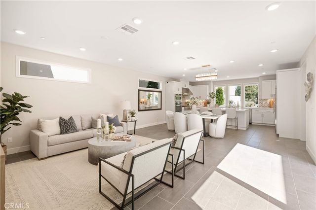 238 Chorus, Irvine, CA 92618