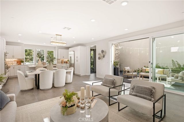 238 Chorus, Irvine, CA 92618