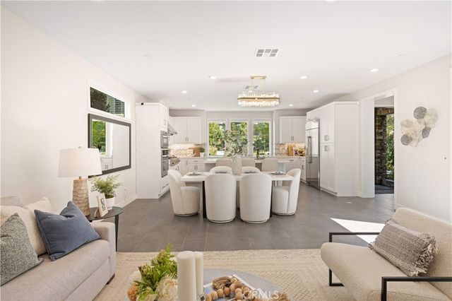 238 Chorus, Irvine, CA 92618