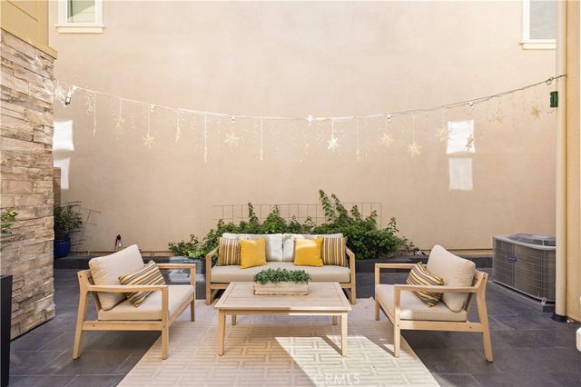 238 Chorus, Irvine, CA 92618