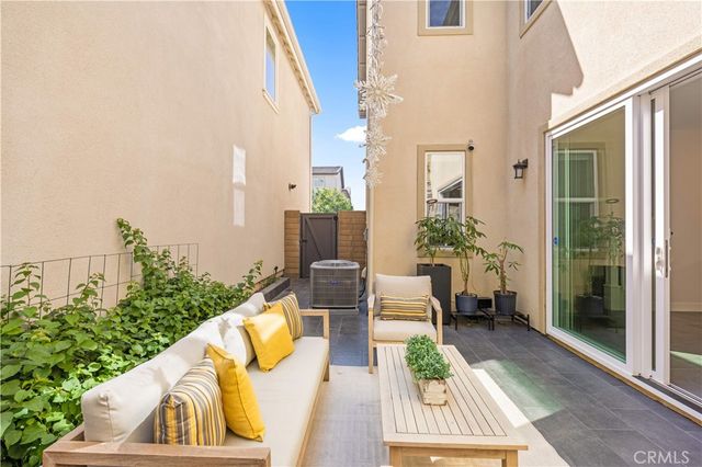 238 Chorus, Irvine, CA 92618