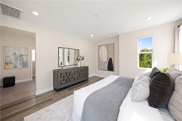 238 Chorus, Irvine, CA 92618