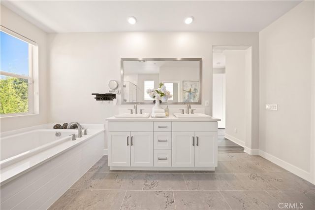 238 Chorus, Irvine, CA 92618