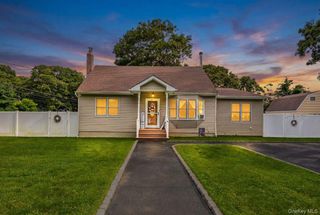 14 Tudor Road, Shirley, NY 11967