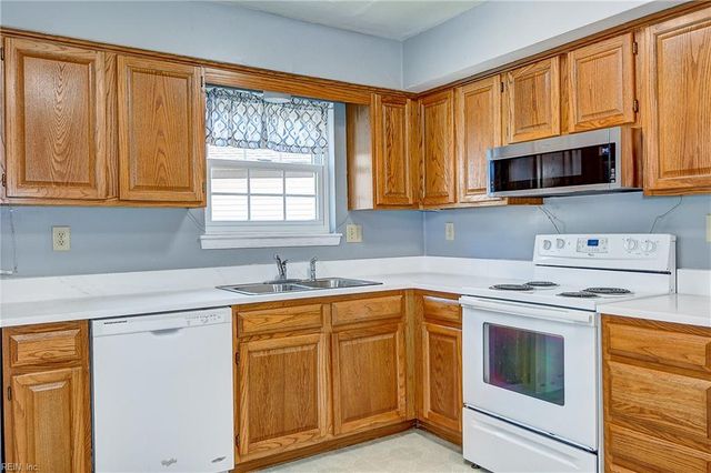 1504 Coatbridge CT, Virginia Beach, VA 23464