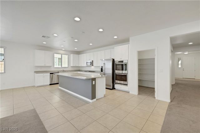 5713 Silver Cascade Avenue, Las Vegas, NV 89131