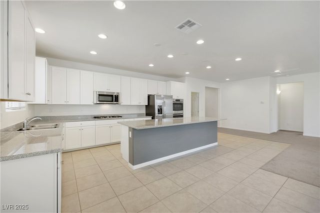 5713 Silver Cascade Avenue, Las Vegas, NV 89131