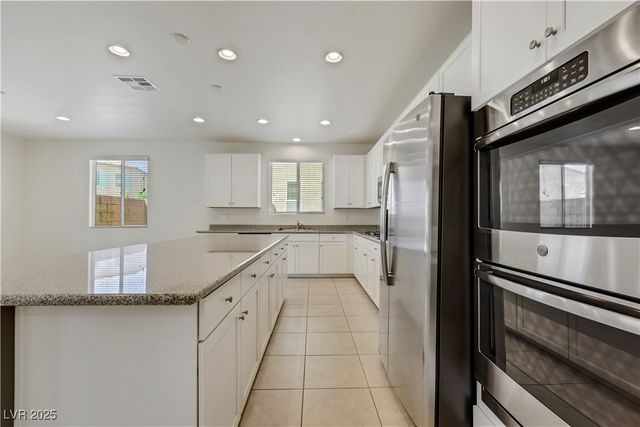 5713 Silver Cascade Avenue, Las Vegas, NV 89131