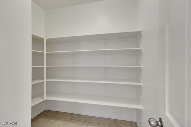 5713 Silver Cascade Avenue, Las Vegas, NV 89131