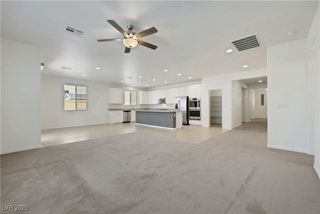 5713 Silver Cascade Avenue, Las Vegas, NV 89131