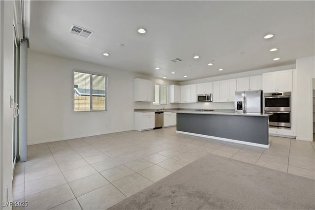 5713 Silver Cascade Avenue, Las Vegas, NV 89131