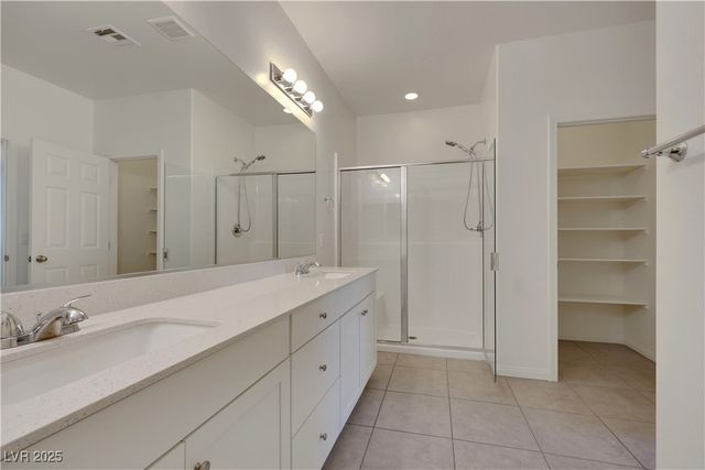 5713 Silver Cascade Avenue, Las Vegas, NV 89131