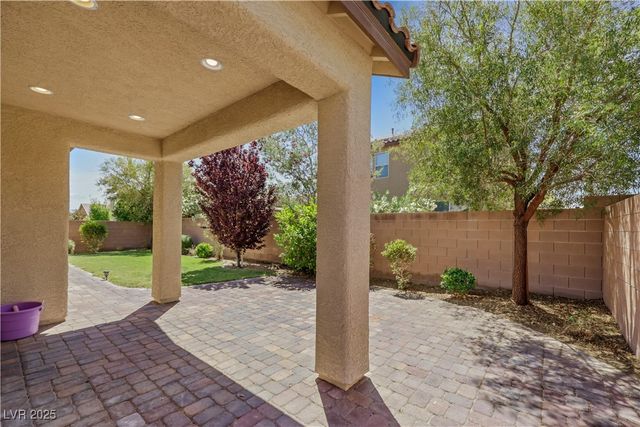 5713 Silver Cascade Avenue, Las Vegas, NV 89131