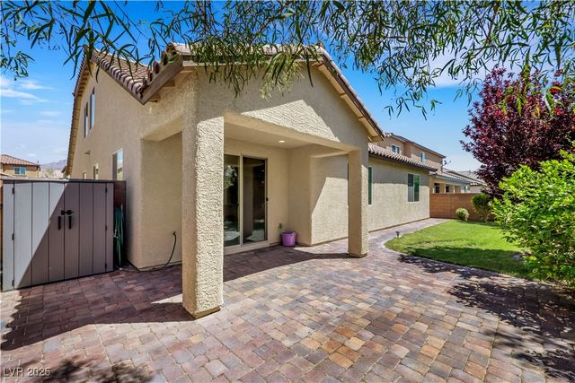 5713 Silver Cascade Avenue, Las Vegas, NV 89131