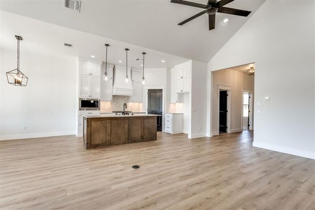 2216 SW 160th Street, Oklahoma City, OK 73170