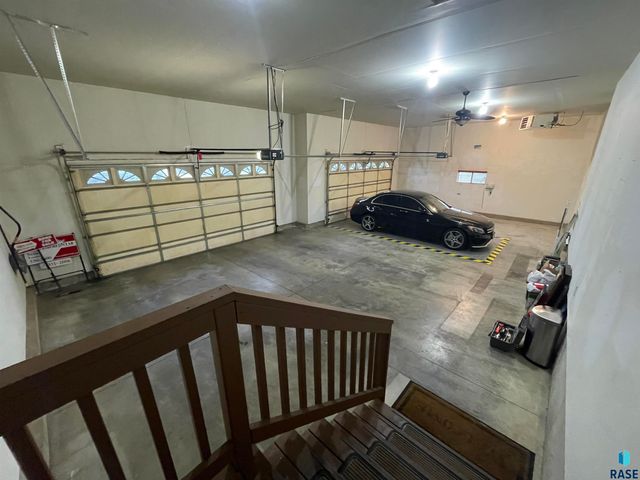5205 S Summerfield Pl Place, Sioux Falls, SD 57108