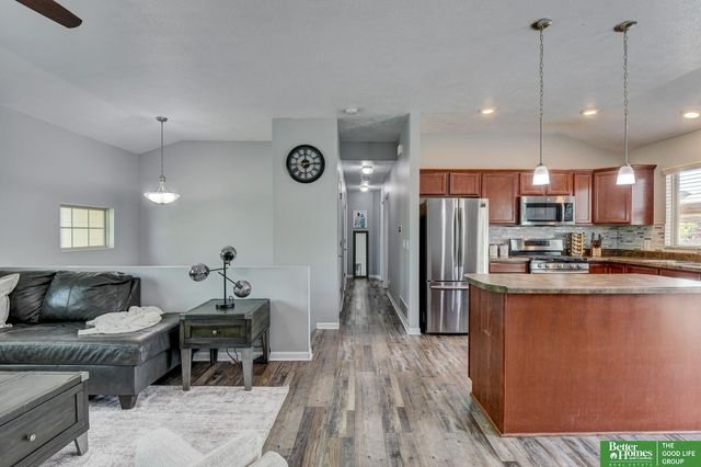 9113 Black Street, Omaha, NE 68122