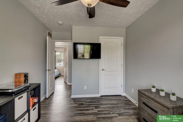 9113 Black Street, Omaha, NE 68122