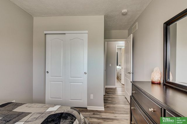 9113 Black Street, Omaha, NE 68122