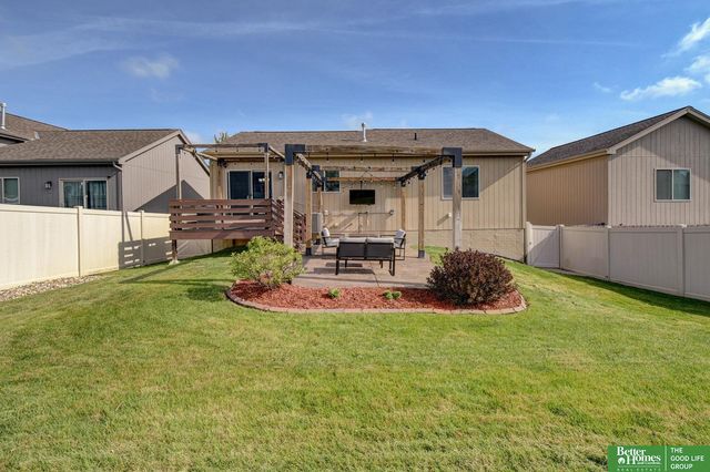 9113 Black Street, Omaha, NE 68122