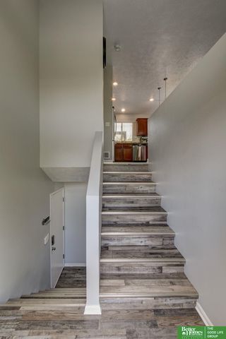 9113 Black Street, Omaha, NE 68122