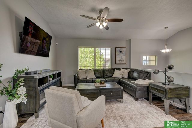 9113 Black Street, Omaha, NE 68122