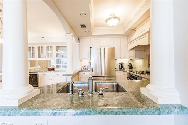 2885 Gulf Shore BLVD N 302, Naples, FL 34103
