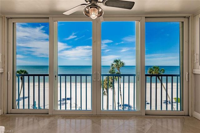 2885 Gulf Shore BLVD N 302, Naples, FL 34103