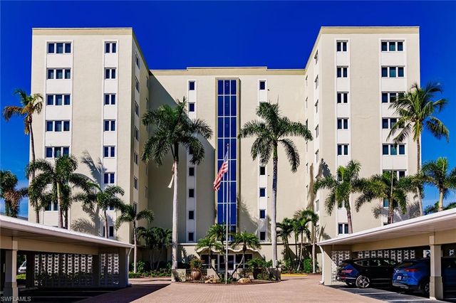 2885 Gulf Shore BLVD N 302, Naples, FL 34103