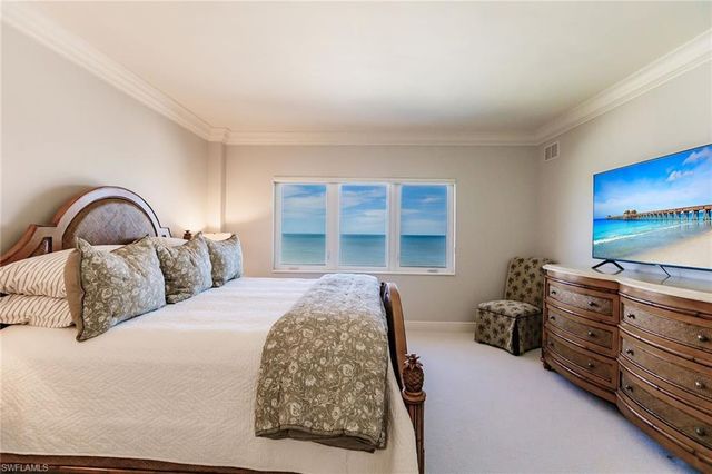 2885 Gulf Shore BLVD N 302, Naples, FL 34103