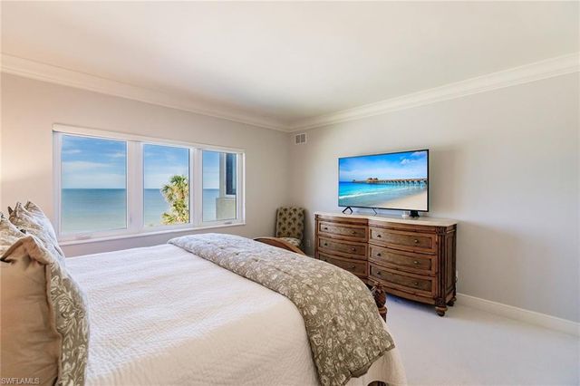 2885 Gulf Shore BLVD N 302, Naples, FL 34103