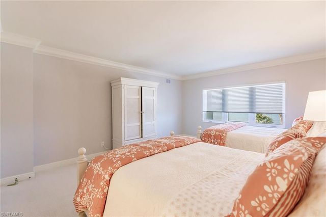 2885 Gulf Shore BLVD N 302, Naples, FL 34103