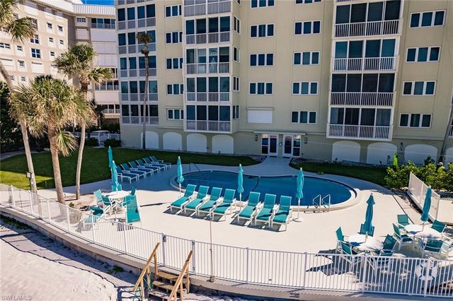 2885 Gulf Shore BLVD N 302, Naples, FL 34103