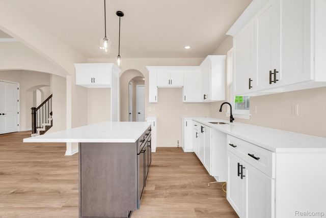 4172 Blossom Drive, Sterling Heights, MI 48314