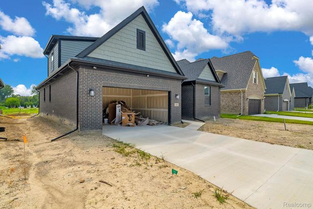 4172 Blossom Drive, Sterling Heights, MI 48314