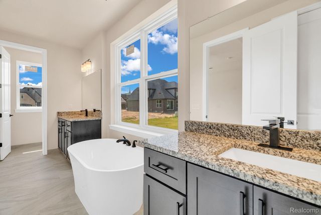 4172 Blossom Drive, Sterling Heights, MI 48314