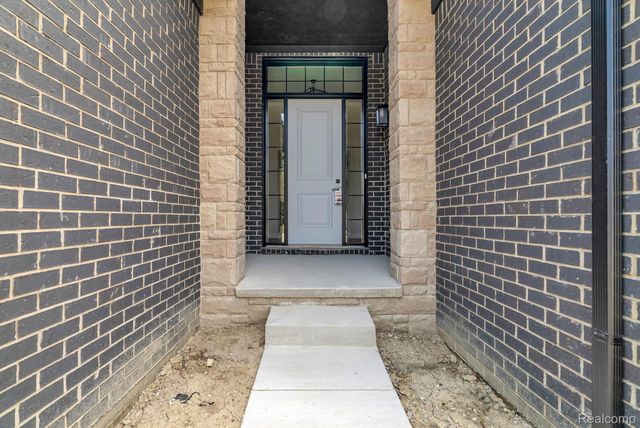 4172 Blossom Drive, Sterling Heights, MI 48314